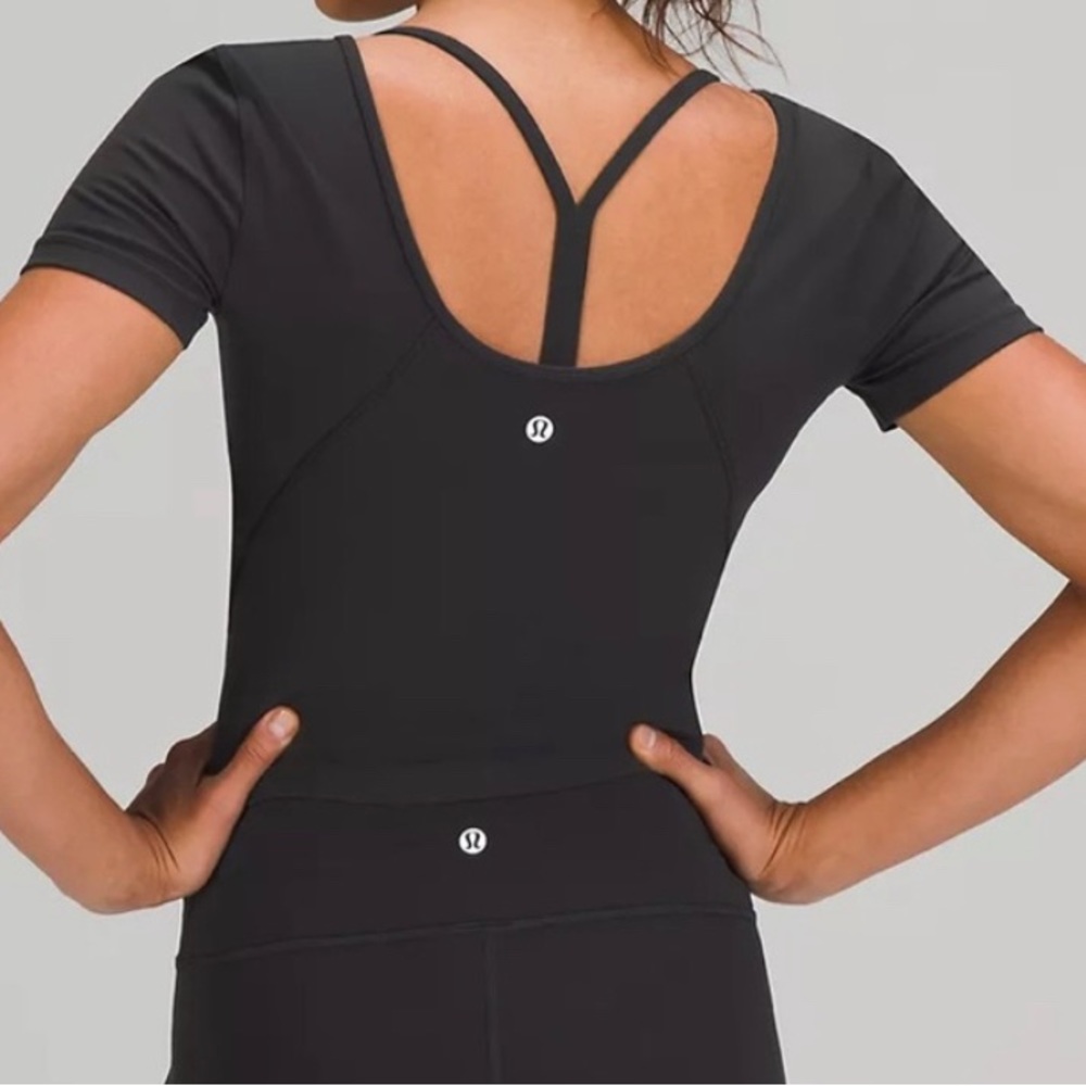 NWT Lululemon Align Tee - black; size 4